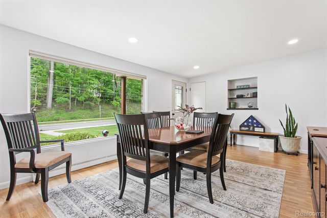 199 Grand Avenue, Grand Haven, MI 49417