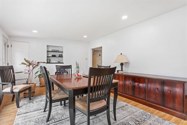 199 Grand Avenue, Grand Haven, MI 49417