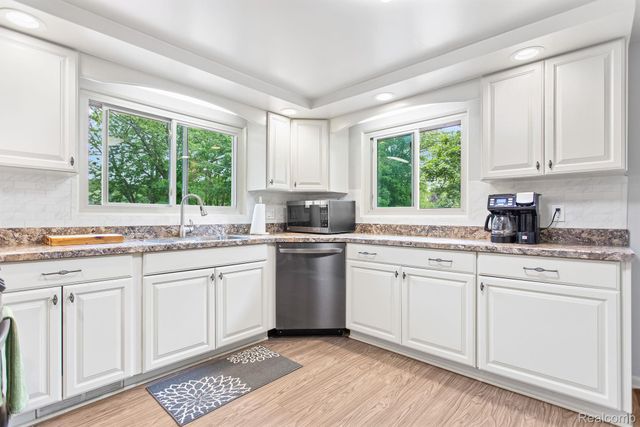 199 Grand Avenue, Grand Haven, MI 49417
