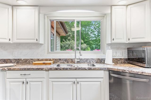 199 Grand Avenue, Grand Haven, MI 49417