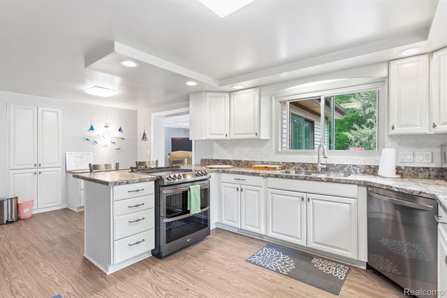 199 Grand Avenue, Grand Haven, MI 49417