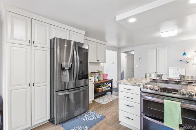 199 Grand Avenue, Grand Haven, MI 49417