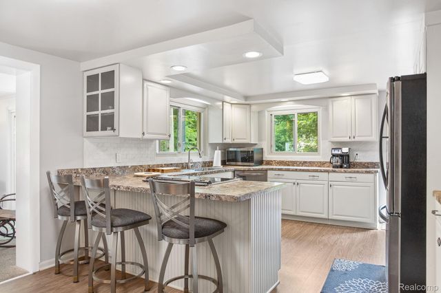 199 Grand Avenue, Grand Haven, MI 49417