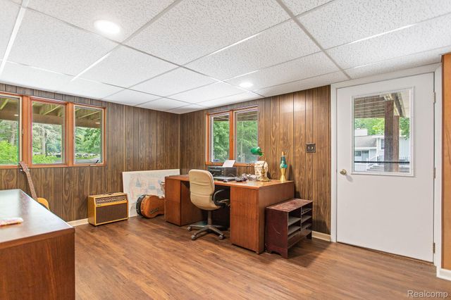 199 Grand Avenue, Grand Haven, MI 49417