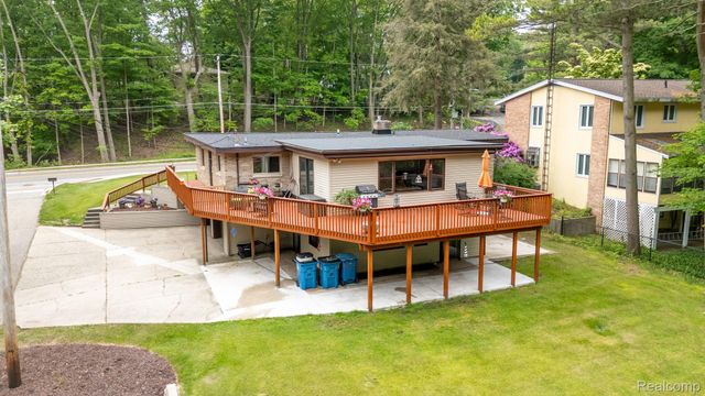 199 Grand Avenue, Grand Haven, MI 49417