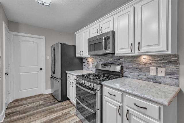 7946 Still Water Street, Baytown, TX 77521