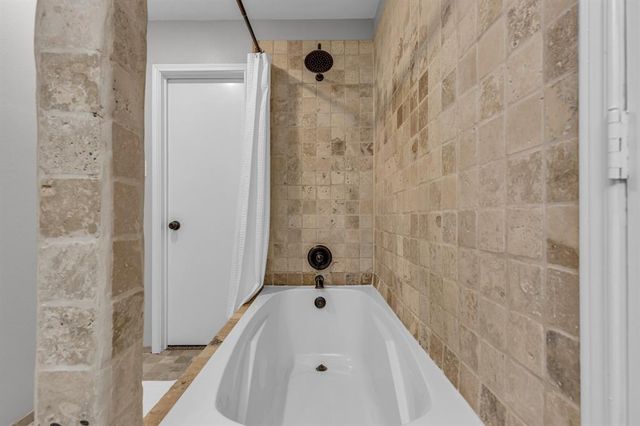 7946 Still Water Street, Baytown, TX 77521