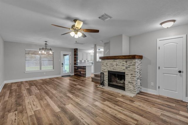 7946 Still Water Street, Baytown, TX 77521