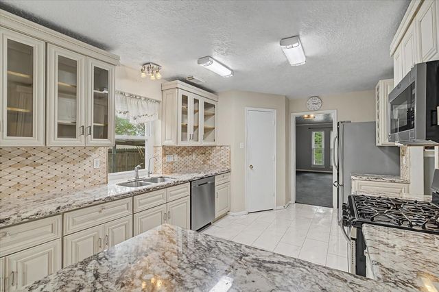 3927 Village Well Drive, Humble, TX 77396