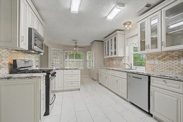 3927 Village Well Drive, Humble, TX 77396