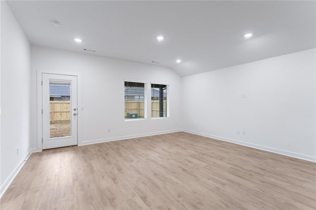 138 S Maroon Avenue, Fayetteville, AR 72704