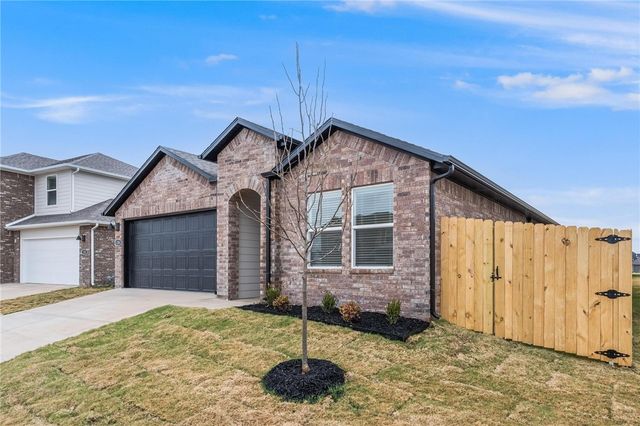 138 S Maroon Avenue, Fayetteville, AR 72704