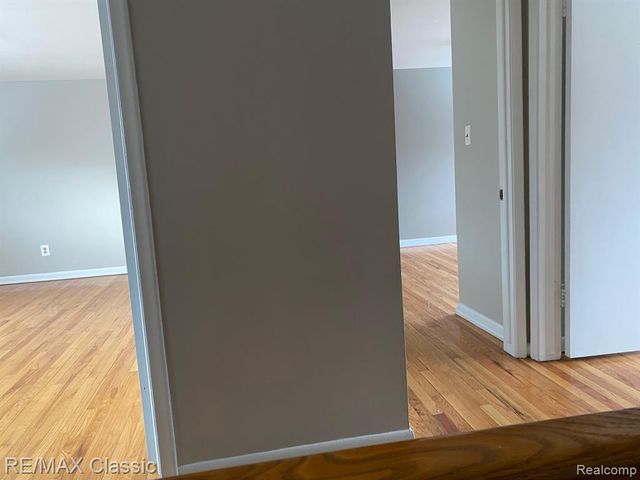 112 E Hickory Grove Road, Bloomfield Hills, MI 48304