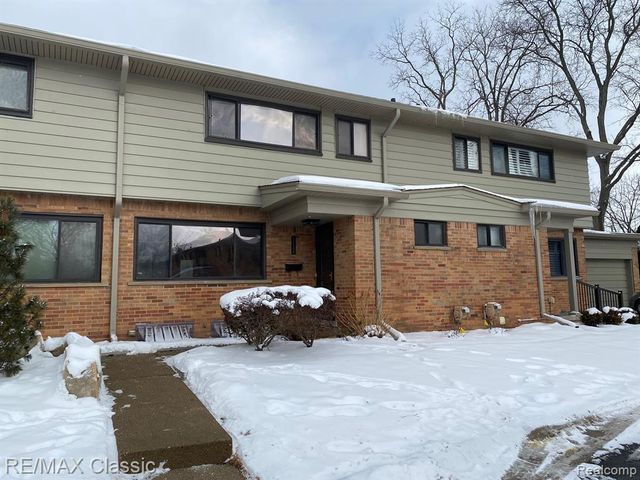 112 E Hickory Grove Road, Bloomfield Hills, MI 48304