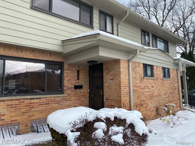 112 E Hickory Grove Road, Bloomfield Hills, MI 48304