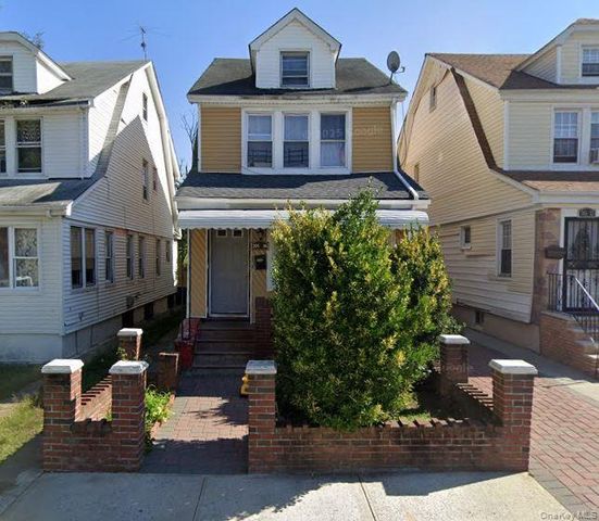 20526 116th Road, Saint Albans, NY 11412