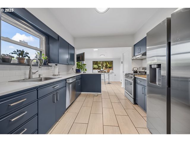 6026 Ne 57th Ave, Portland, OR 97218