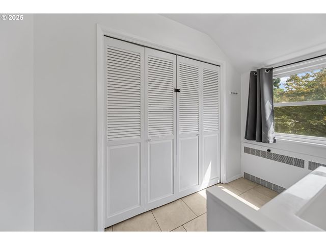 6026 Ne 57th Ave, Portland, OR 97218