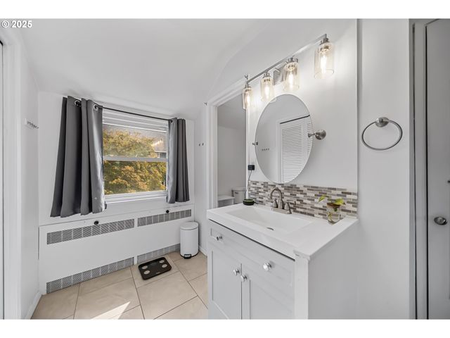 6026 Ne 57th Ave, Portland, OR 97218