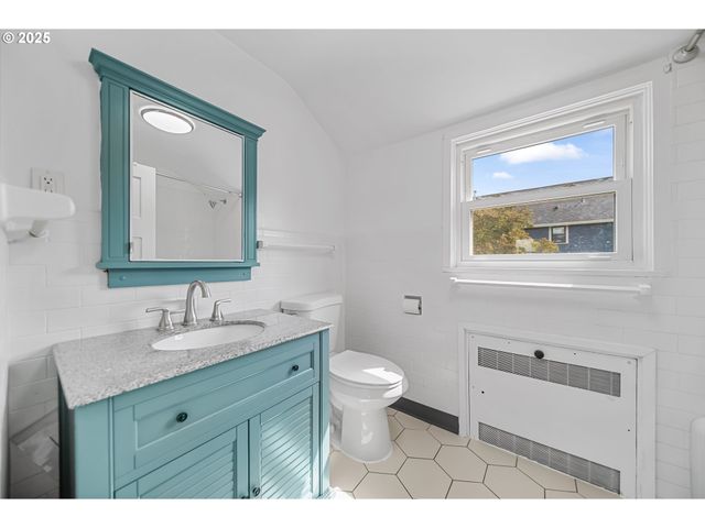 6026 Ne 57th Ave, Portland, OR 97218