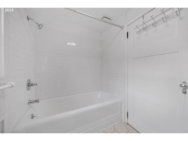 6026 Ne 57th Ave, Portland, OR 97218