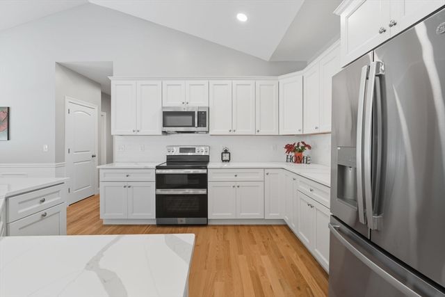 31 High Bluff, Belchertown, MA 01007