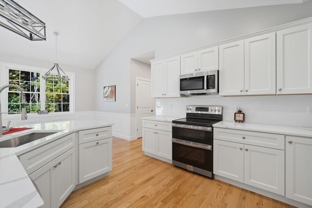 31 High Bluff, Belchertown, MA 01007