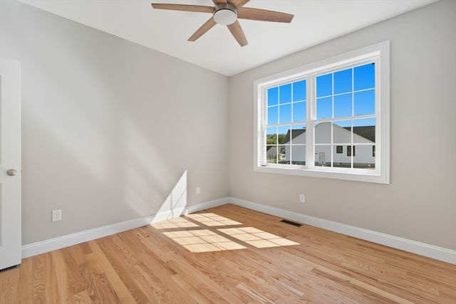 31 High Bluff, Belchertown, MA 01007