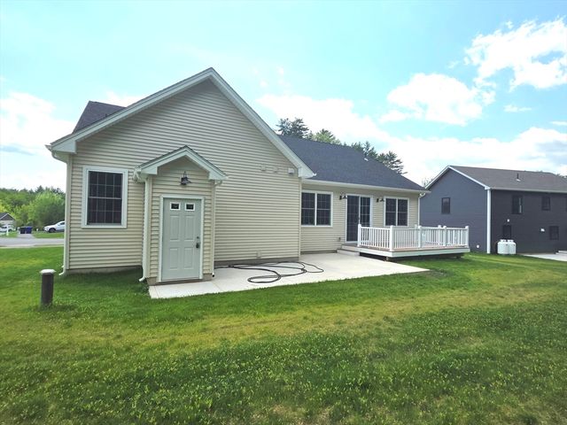 31 High Bluff, Belchertown, MA 01007