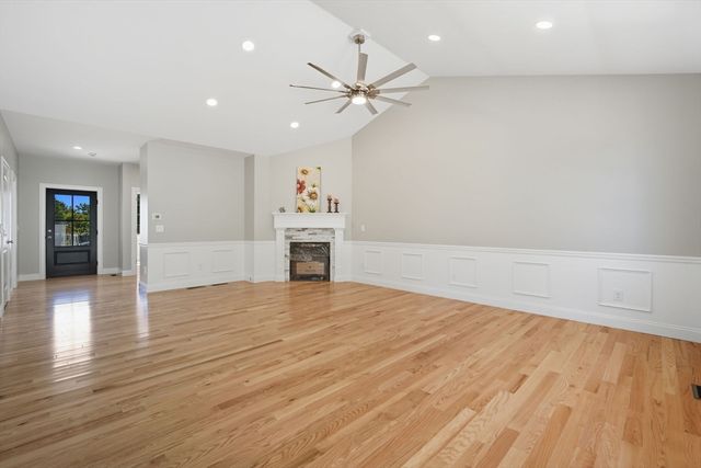 31 High Bluff, Belchertown, MA 01007