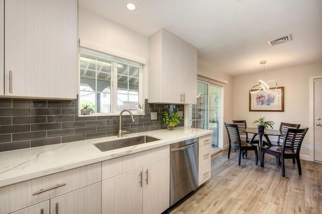 6837 Waxwing Way, Sacramento, CA 95842