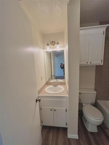 1901 E Lindsey Street 9B, Norman, OK 73071