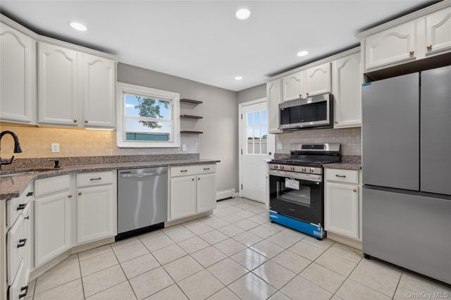 33 Parkway Boulevard, Wyandanch, NY 11798