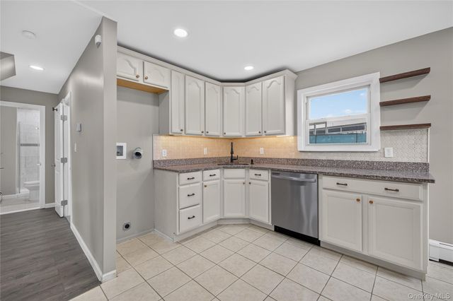 33 Parkway Boulevard, Wyandanch, NY 11798
