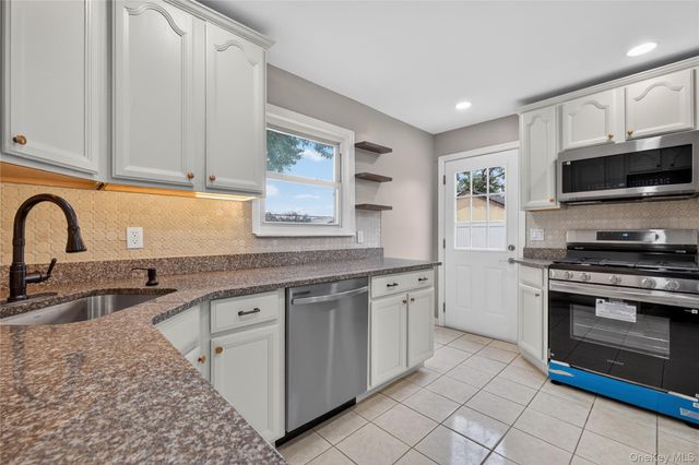 33 Parkway Boulevard, Wyandanch, NY 11798