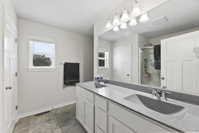 1084 Spruce COURT, Oconomowoc, WI 53066