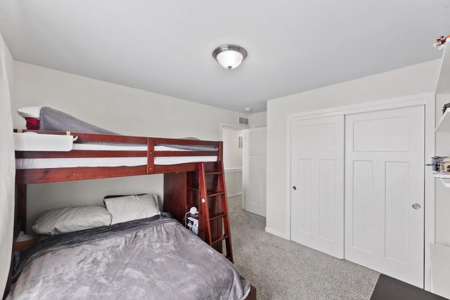 1084 Spruce COURT, Oconomowoc, WI 53066