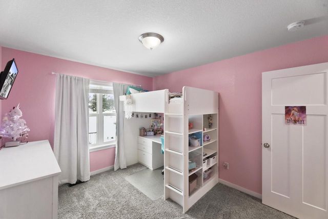 1084 Spruce COURT, Oconomowoc, WI 53066