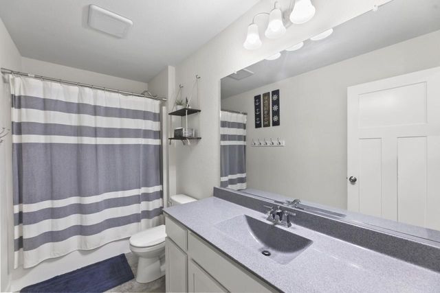 1084 Spruce COURT, Oconomowoc, WI 53066