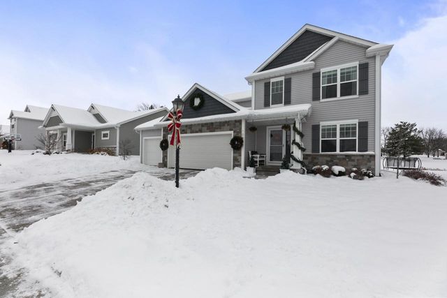 1084 Spruce COURT, Oconomowoc, WI 53066