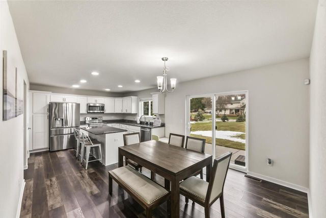 1084 Spruce COURT, Oconomowoc, WI 53066