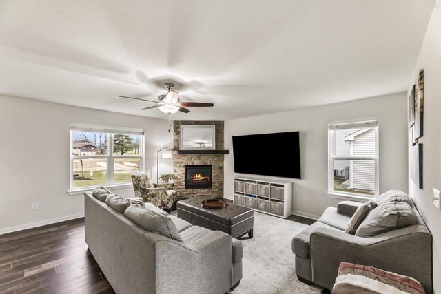 1084 Spruce COURT, Oconomowoc, WI 53066