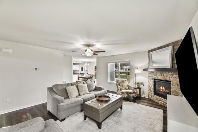 1084 Spruce COURT, Oconomowoc, WI 53066