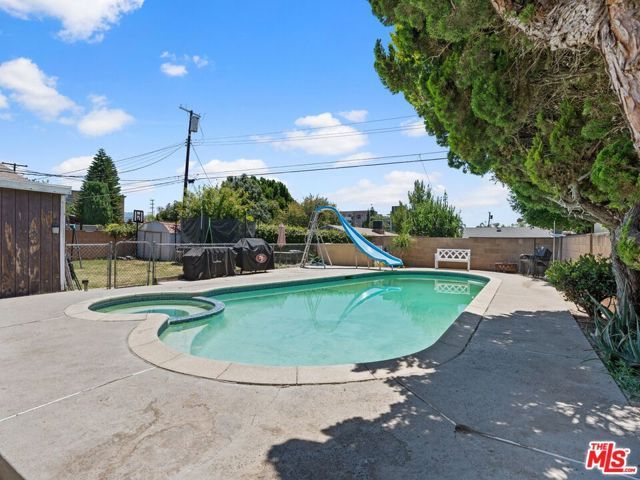 14992 Oro Grande Street, Sylmar (los Angeles), CA 91342