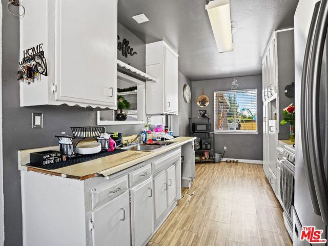 14992 Oro Grande Street, Sylmar (los Angeles), CA 91342