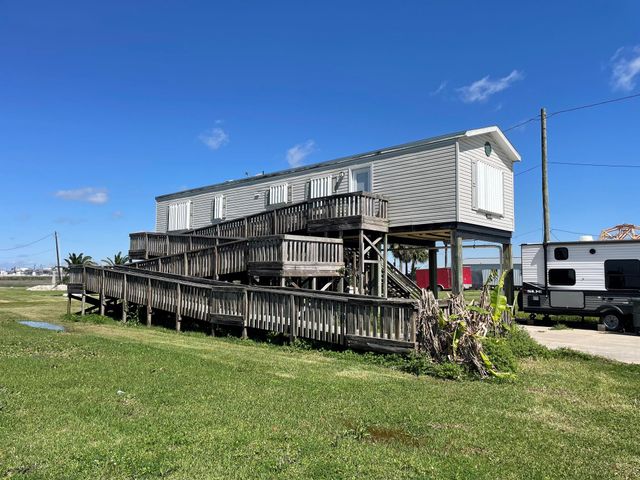 5153 Tremont St, Port Arthur, TX 77640