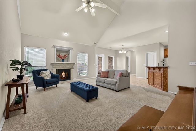 3900 W Vicksburg Street, Broken Arrow, OK 74011