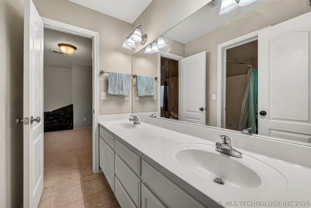 3900 W Vicksburg Street, Broken Arrow, OK 74011