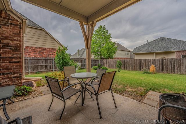 3900 W Vicksburg Street, Broken Arrow, OK 74011