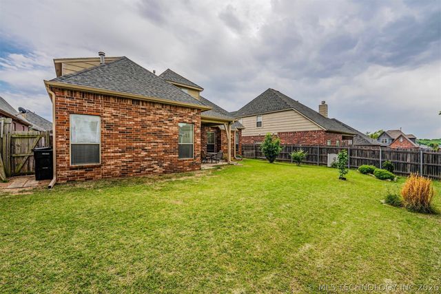 3900 W Vicksburg Street, Broken Arrow, OK 74011